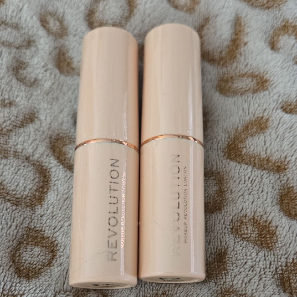 Revolution Creamy Beige Foundation Stick 2pk